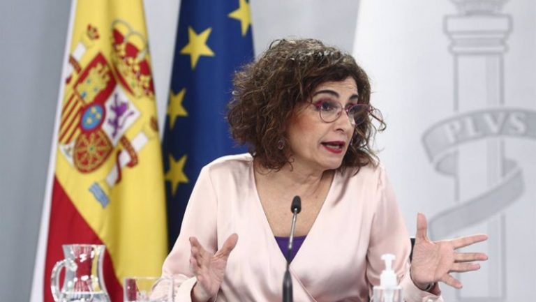 Montero ve una «magnífica noticia» que EEEUU plantee un tipo mínimo en Sociedades