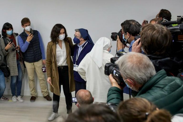 Ayuso anima a la participación: «Hoy elegimos el modelo de comunidad y de país que queremos a partir de mañana»