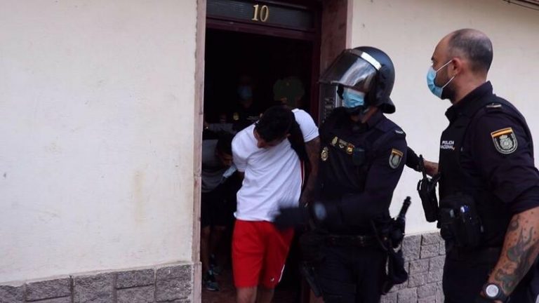 Dos heridos por arma blanca y 4 detenidos en una reyerta multitudinaria en Alicante