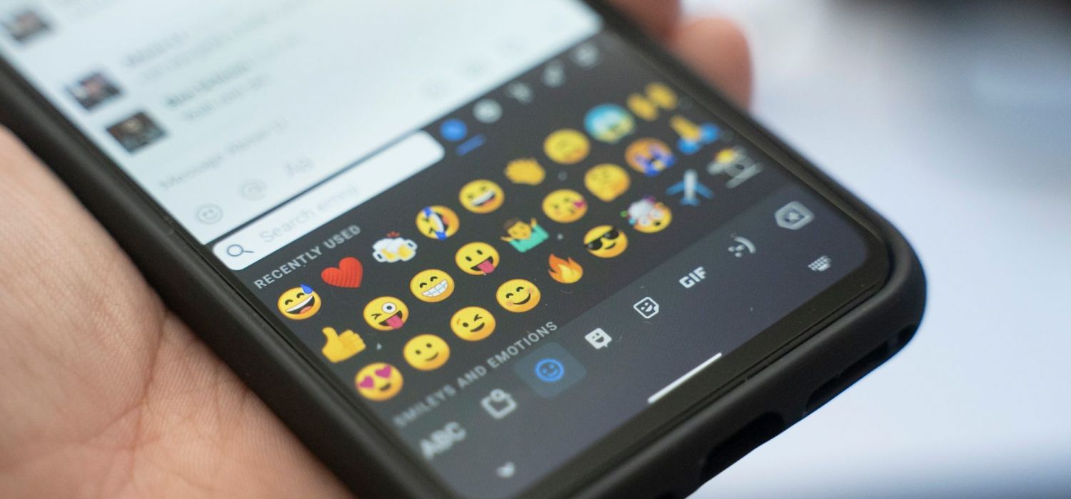 Cómo Convertir Tu Cara En Un Emoji Para Whatsapp 1990