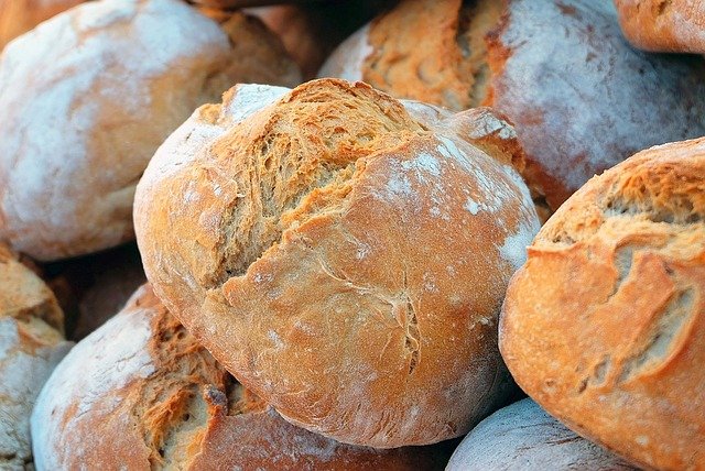 Bollos Preñaos De Chorizo