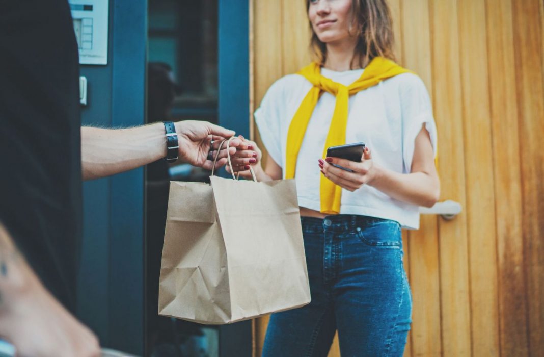 Los mejores trucos para pedir comida a domicilio y ahorrar un pastón