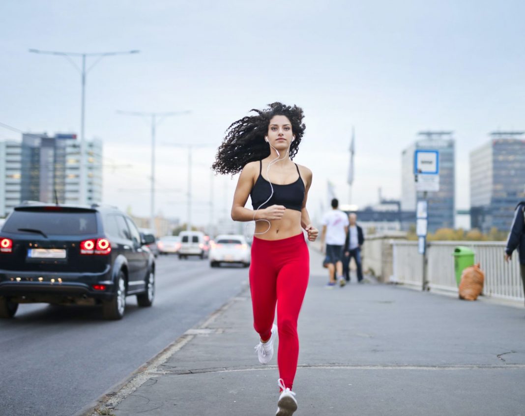 Qué le pasa a tu cuerpo si sales a correr en ayunas