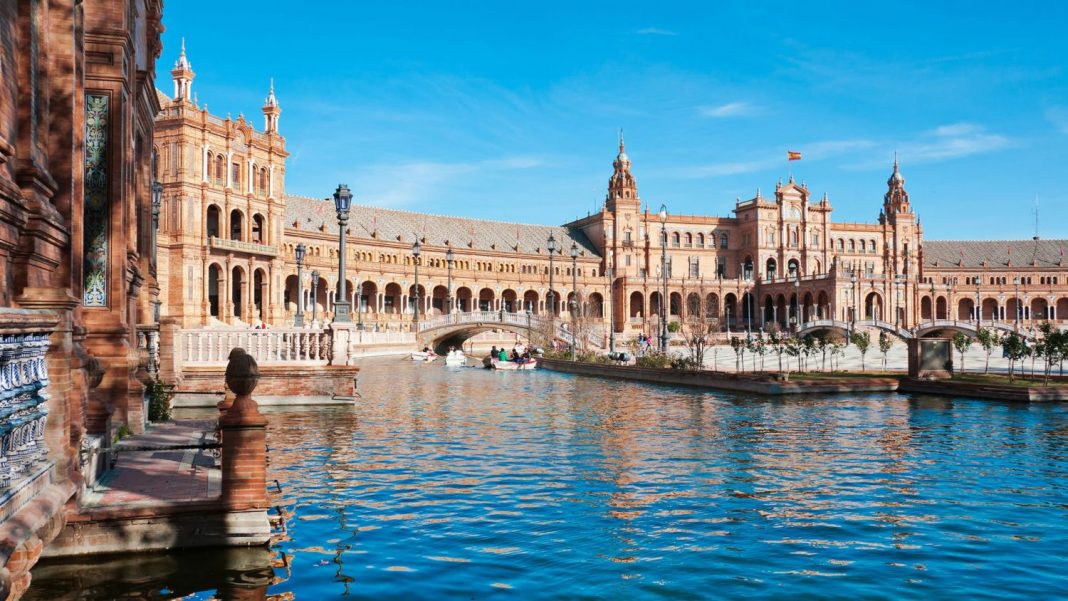 10 pueblos bonitos de Sevilla para visitar este otoño