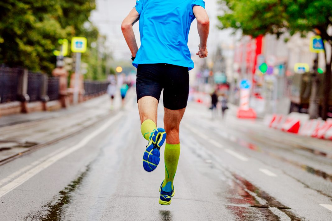 ¿Corres una maratón? Los errores que pueden costarte una lesión