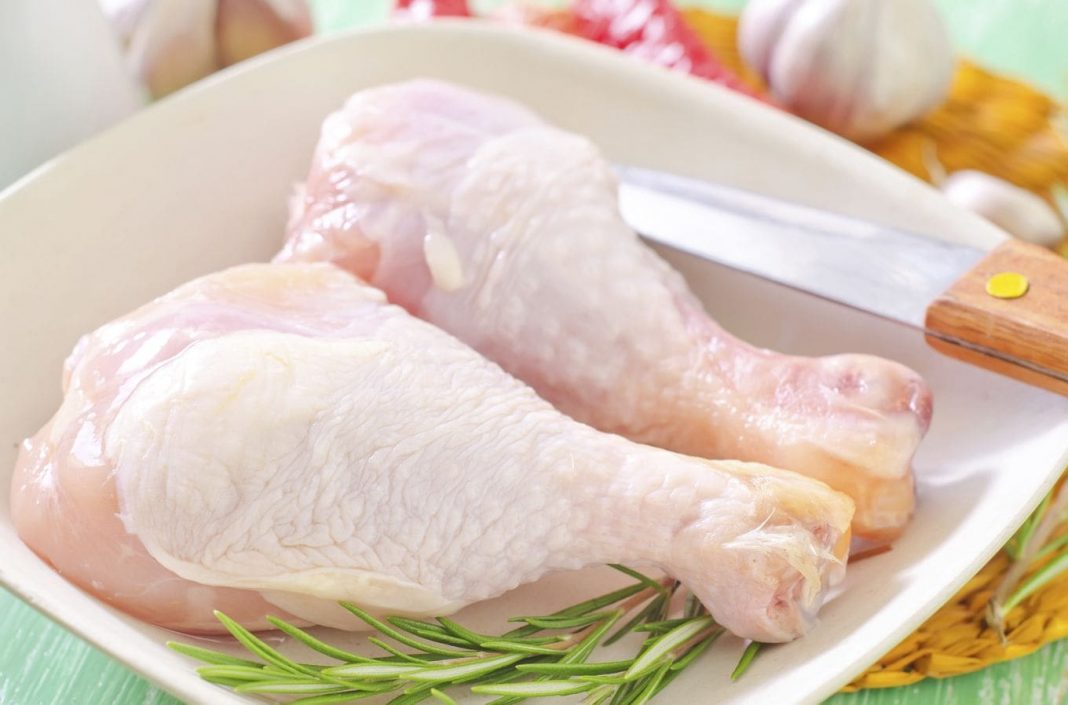 Cuánto tiempo puedes dejar el pollo crudo en la nevera