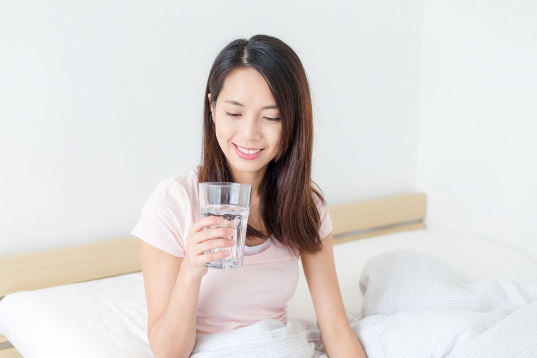 Estos son los beneficios de tomar agua en ayunas