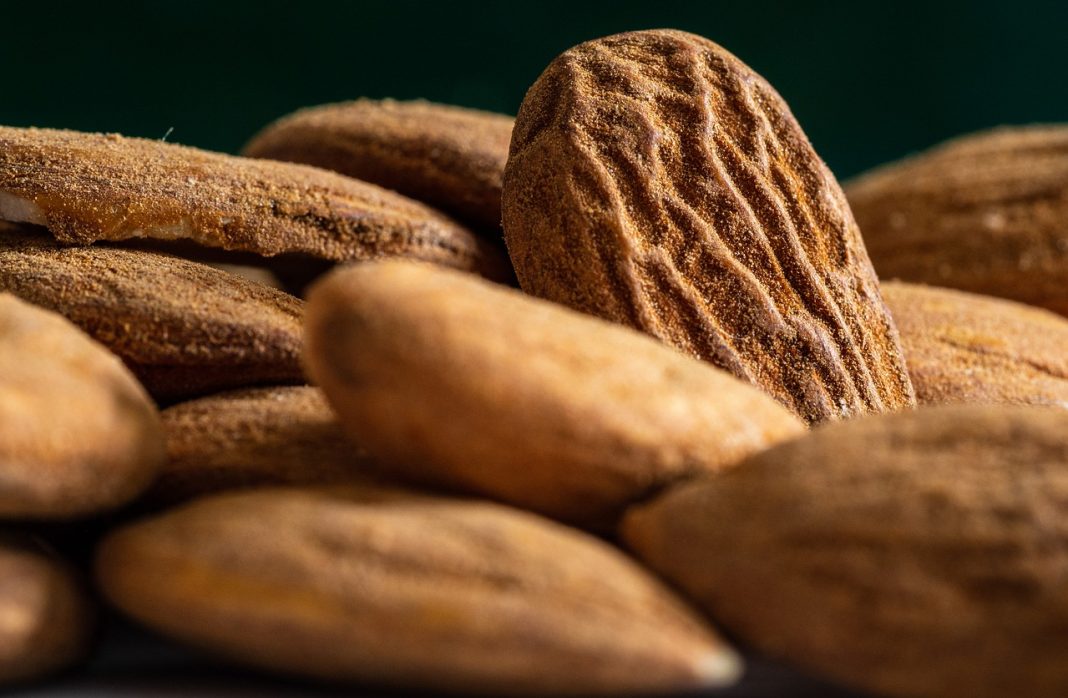 Almendras fritas: cómo hacerlas en el microondas en dos minutos