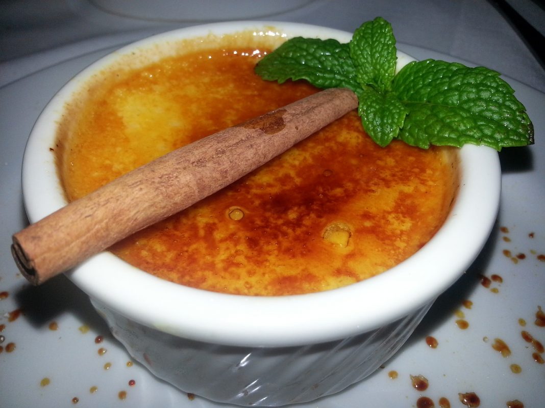 Crema catalana: así la haces deliciosa y sencilla en 30 minutos