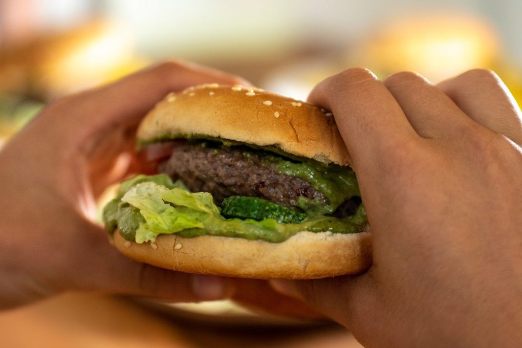 Hamburguesa: así puedes hacer la del McDonald's más saludable