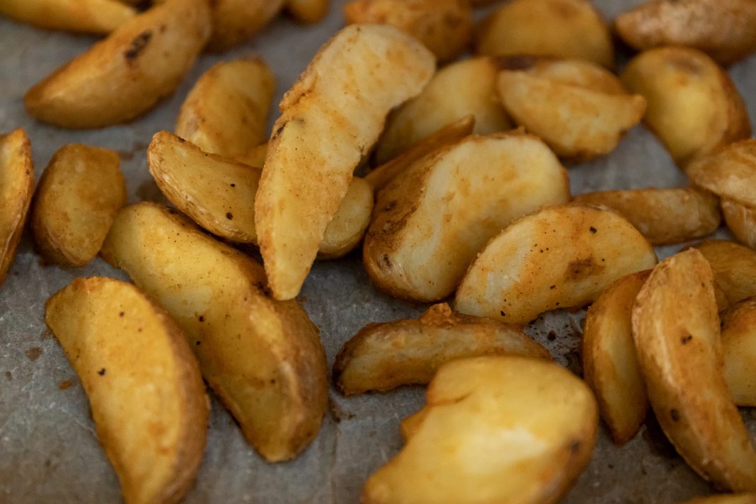 Así de fácil puedes hacer unas patatas deluxe mejor que las del McDonald's