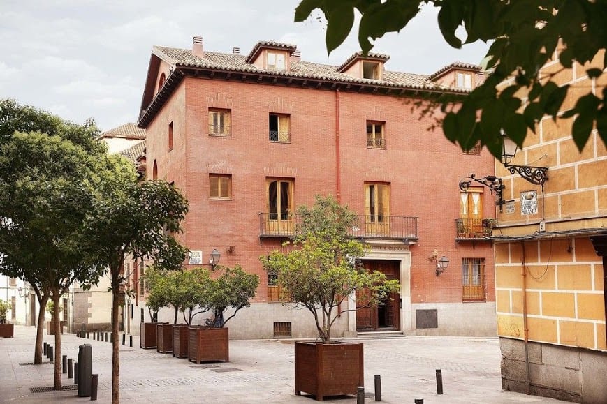 El Convento De Madrid Con Una Curiosa Forma De Vender Dulces