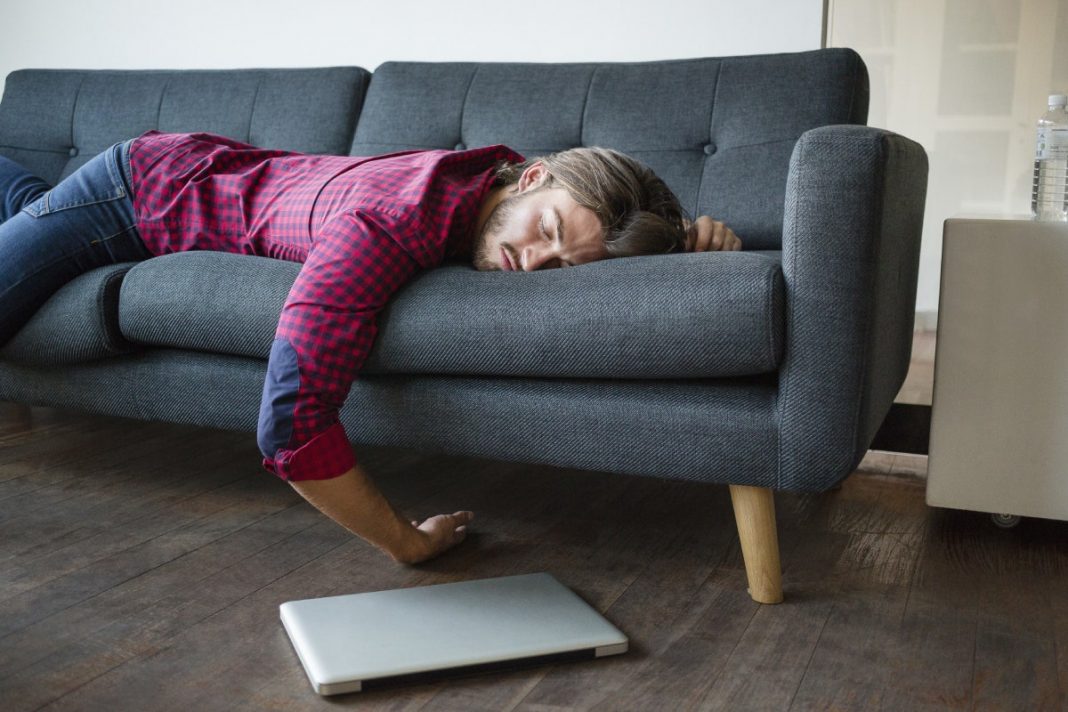 Las 3 consecuencias negativas de dormir la siesta