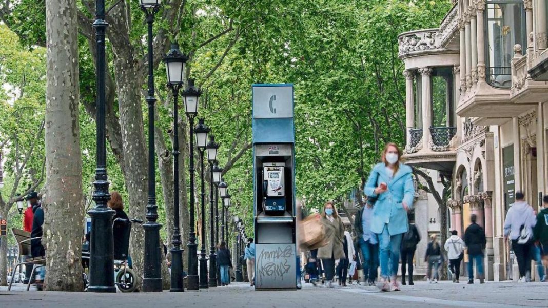 No creerás dónde existen aún cabinas telefónicas