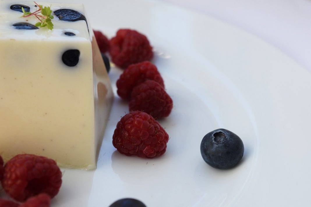 Cómo hacer la tradicional panna cotta italiana