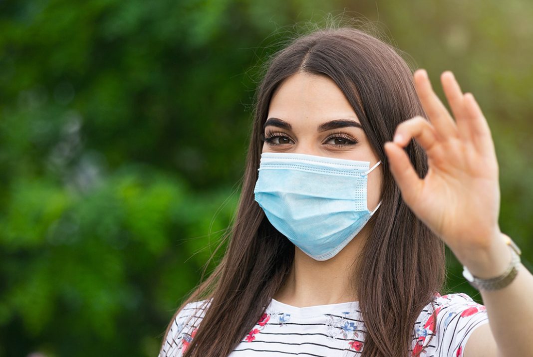 Así puedes evitar que la mascarilla se humedezca y respires mejor