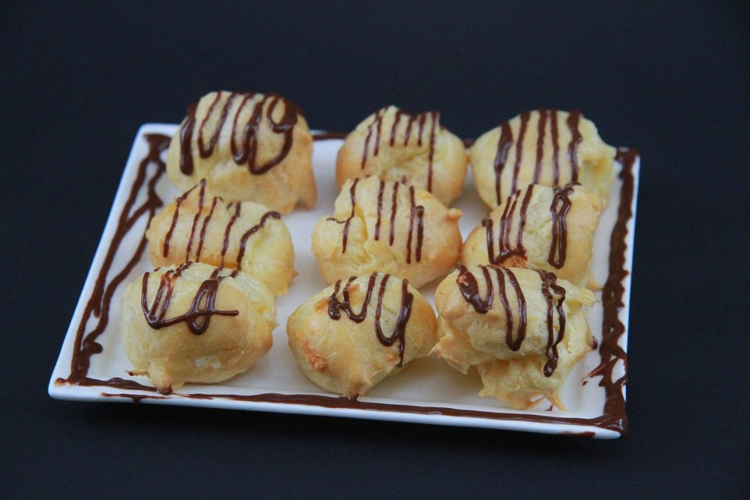 Profiteroles de nata: la receta que no se te ha ocurrido hacer nunca