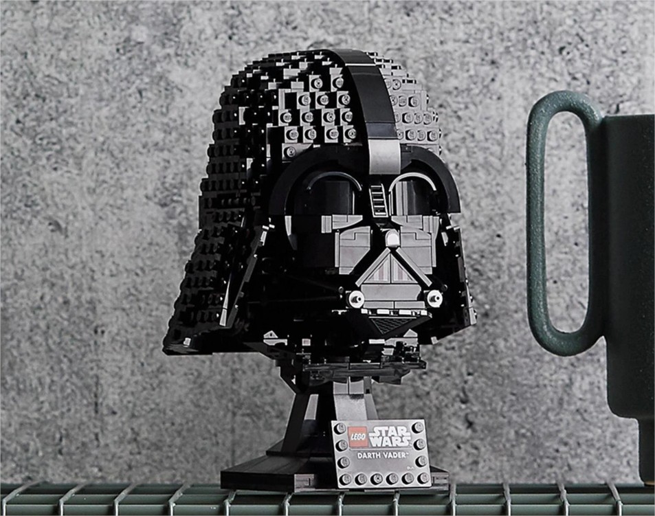 casco darth vader lego