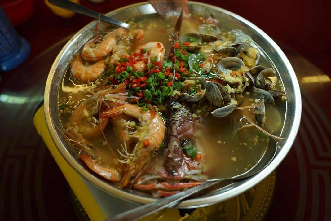 La sopa de marisco tradicional de Navidad que no puede faltar en tu mesa