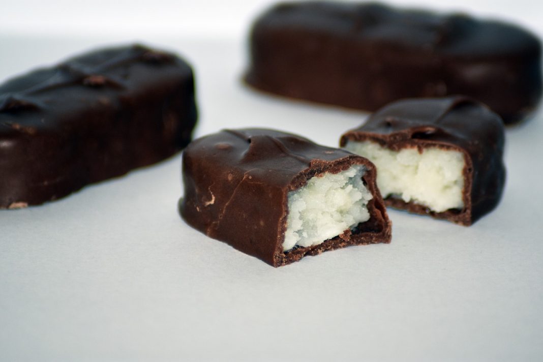 Cómo preparar un turrón de coco que no envidia al de chocolate