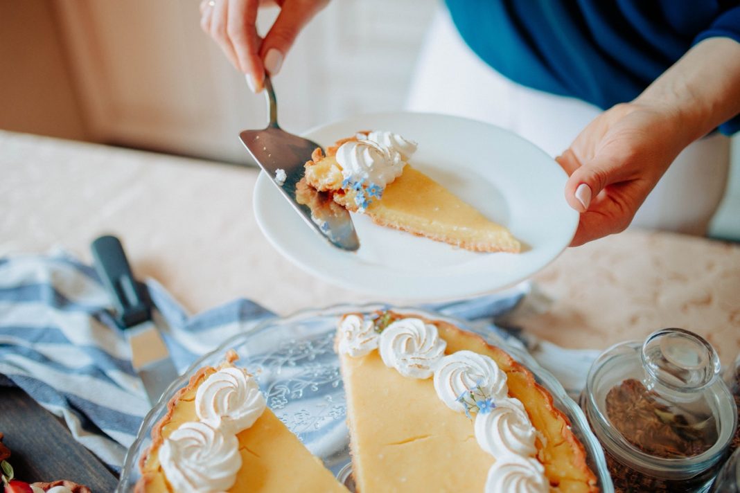 Tarta de turrón: cómo hacerla en casa para la comida de Navidad