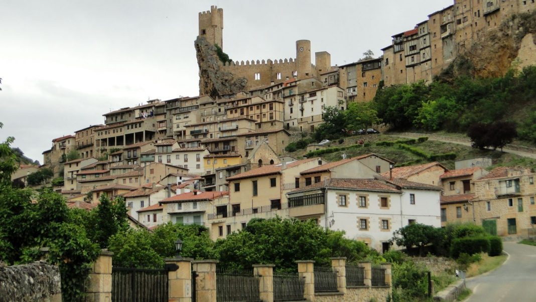 Con castillo medieval incluido: la ciudad con menos habitantes de España