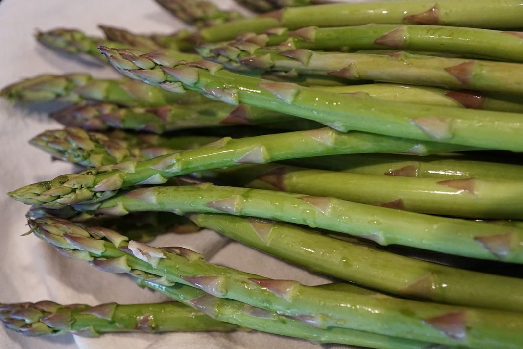 Espárragos trigueros al horno: cómo evitar que se te queden secos