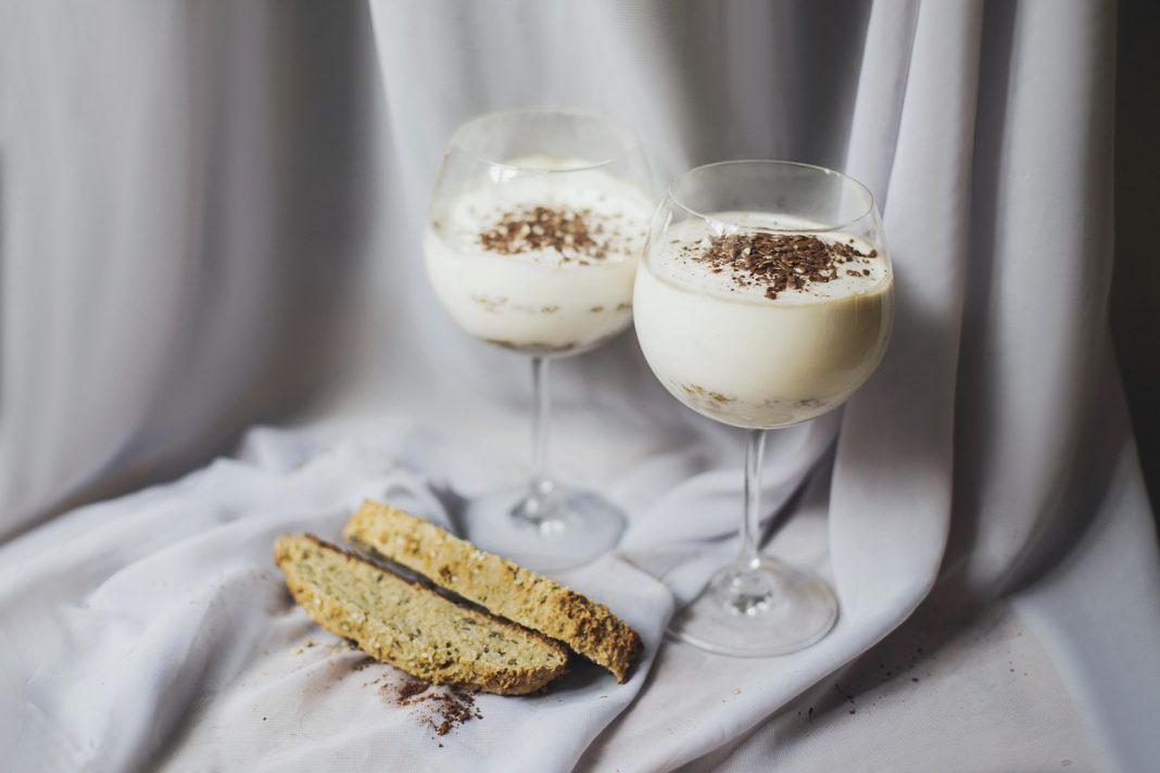 Pan frito con azúcar: el snack que aprovecha el pan duro