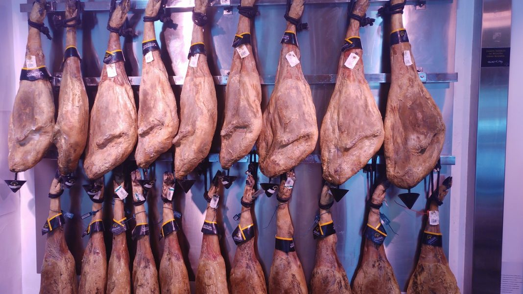 Así debes conservar el jamón ibérico cuando lo empieza