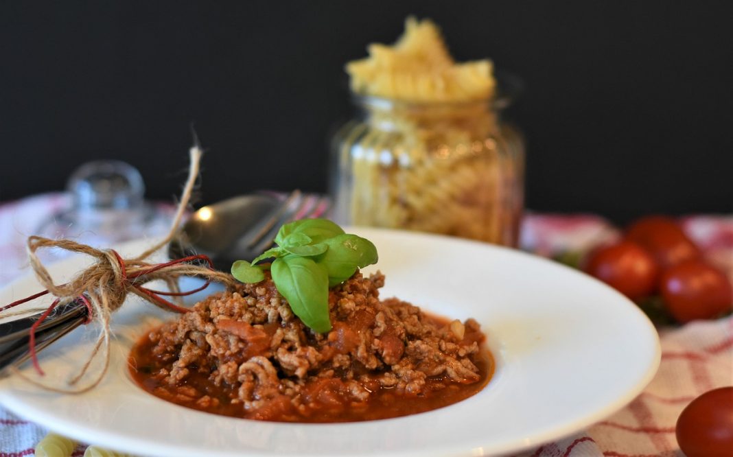 Macarrones con chorizo: estos son los ingredientes para dos personas