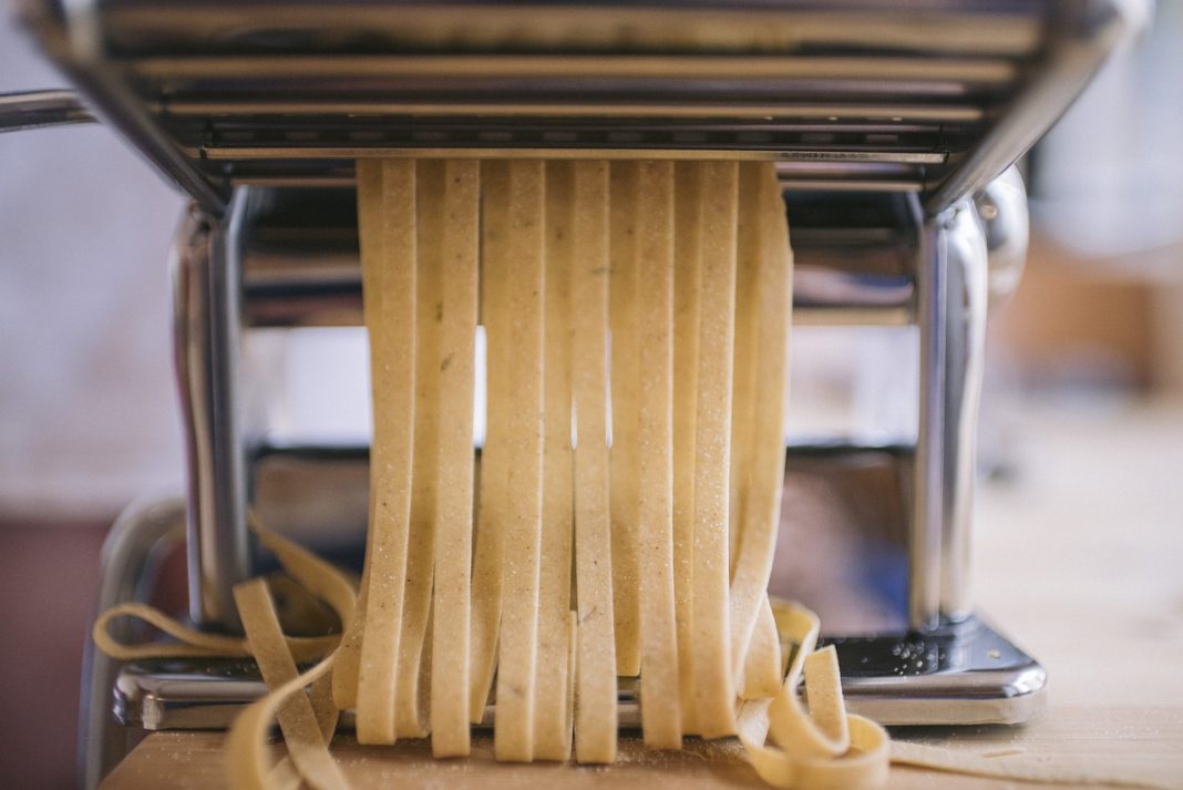 Tallarines con azúcar: la pasta dulce que jamás pensarías que está tan rica