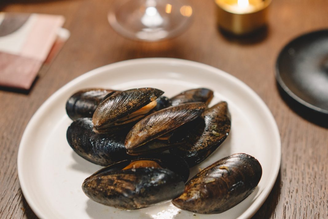 Mejillones asados: la novedosa receta que preferirás antes que cocerlos