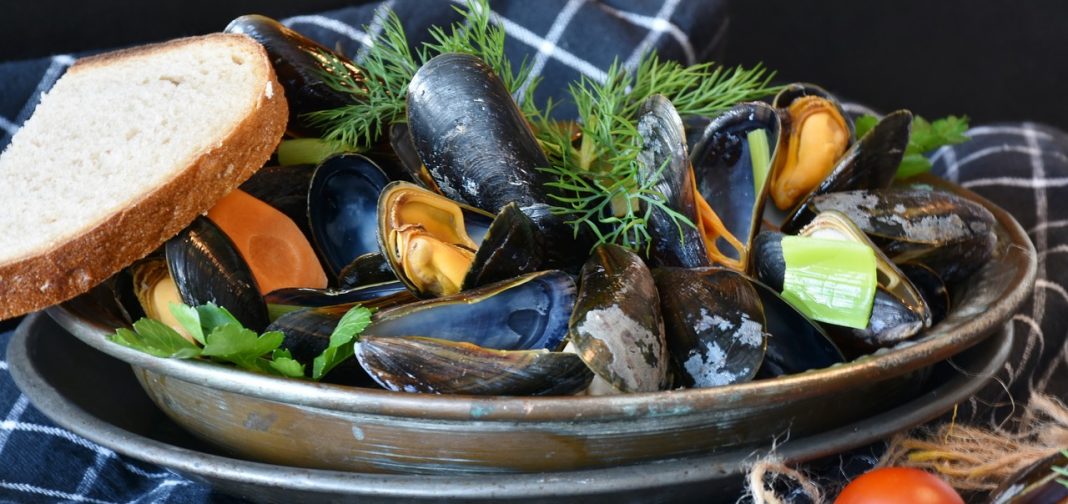 Mejillones asados: la novedosa receta que preferirás antes que cocerlos