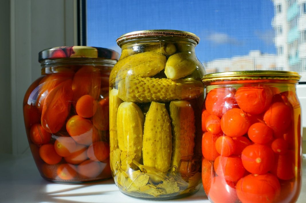 Berenjenas en escabeche, el plato perfecto para un aperitivo con pan tostado