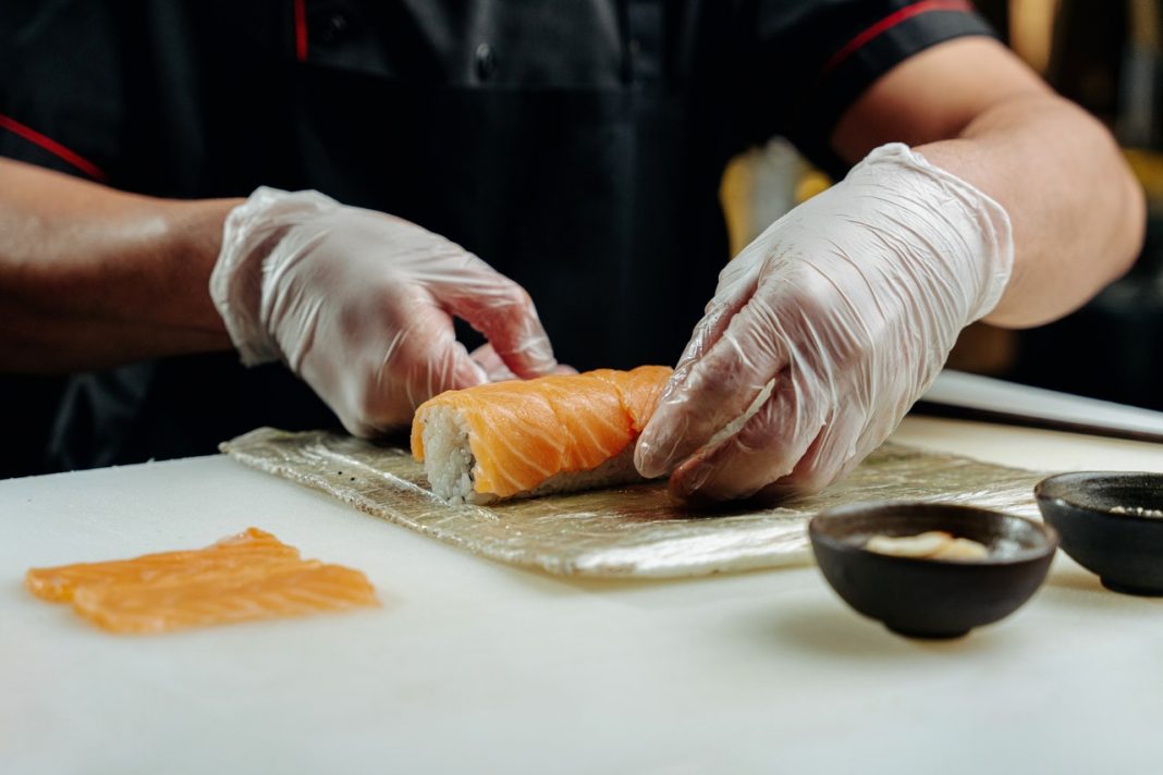 El truco para hacer un sushi perfecto sin ser un experto