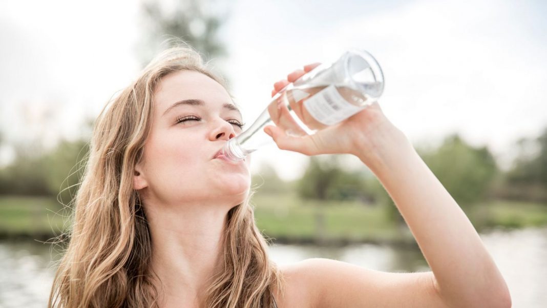 Agua embotellada