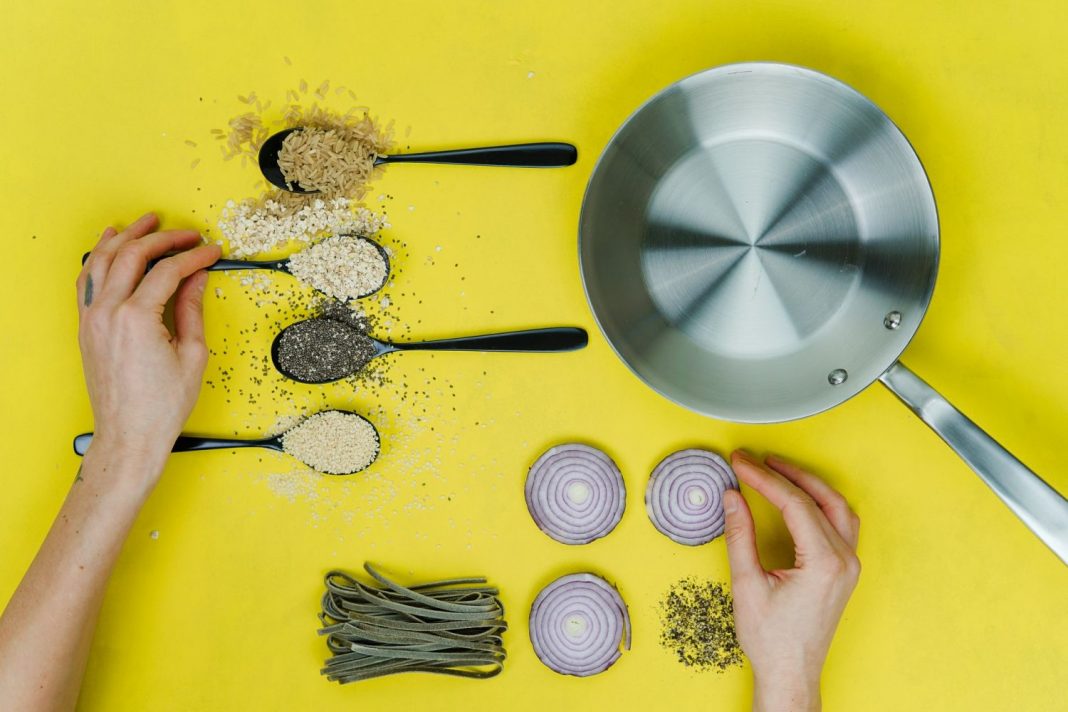 Así cambiará el sabor de la cebolla según cómo la cortes