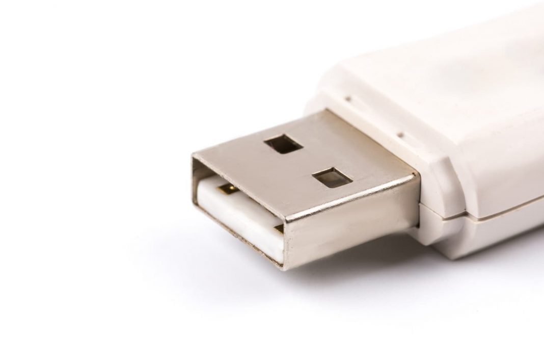 Así recuperas un archivo borrado de un pendrive