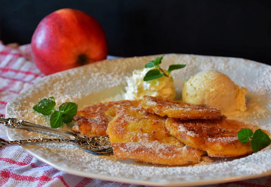 Buñuelos de manzana, cómo hacerlos saludables para no engordar un gramo