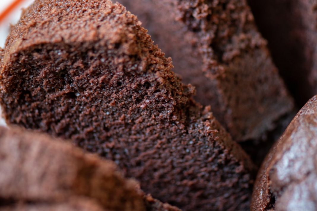 Esta es la receta del bizcocho de chocolate que no engorda