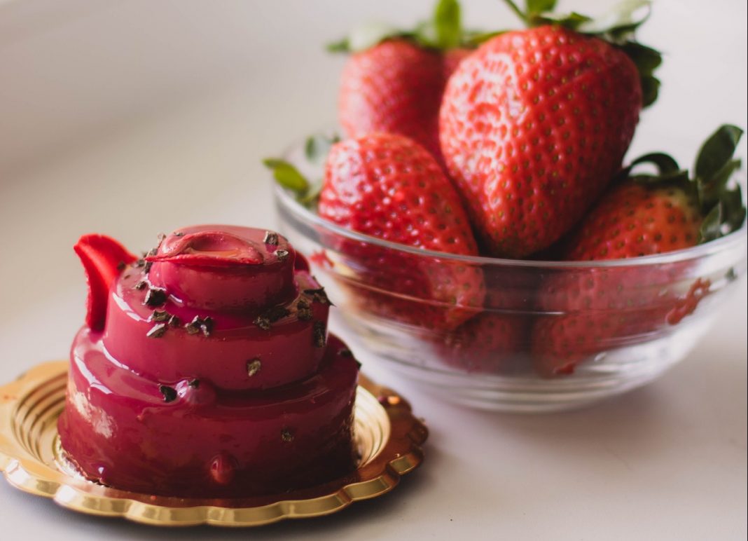 Mousse de frutos rojos: cómo hacerla ligera en solo 10 minutos