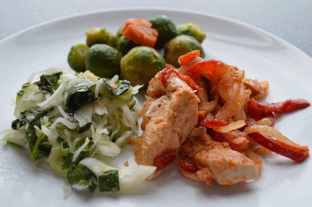 Pollo a la vasca el plato típico del País Vasco que está lleno de sabor