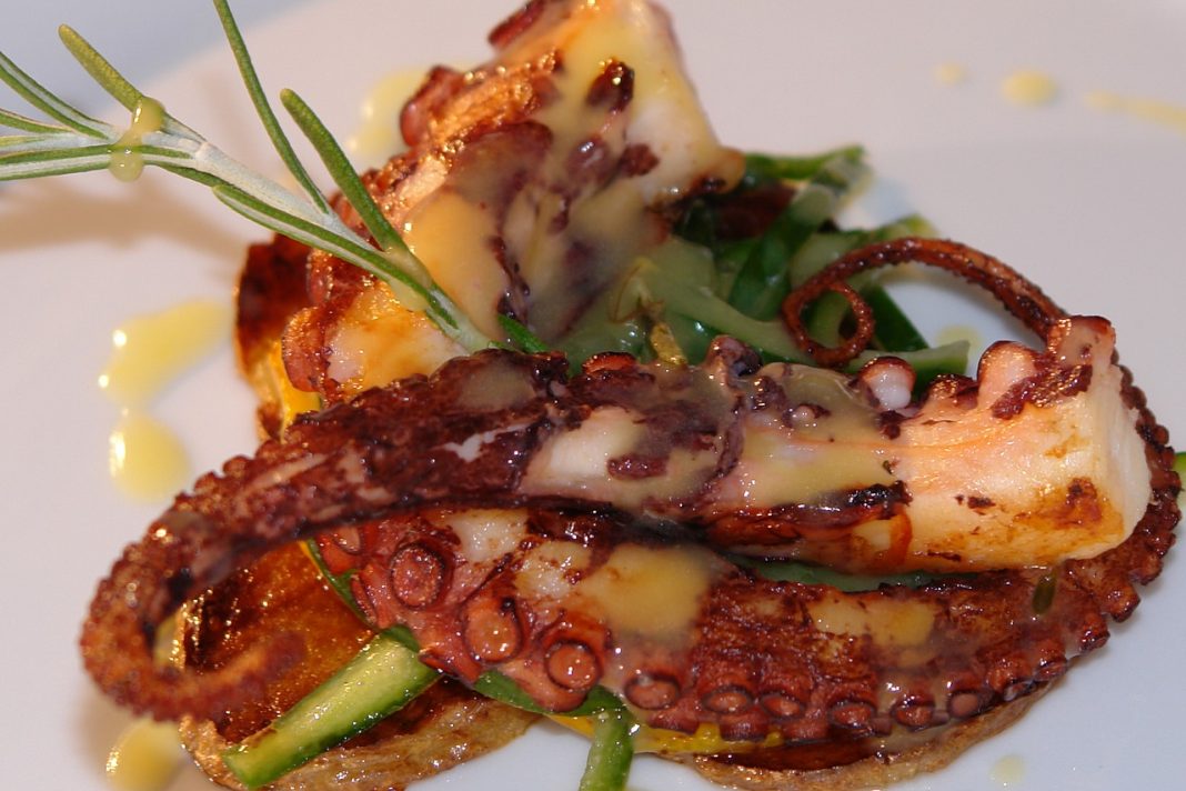 Pulpo a la diabla, el plato castizo que solo los más fuertes prueban