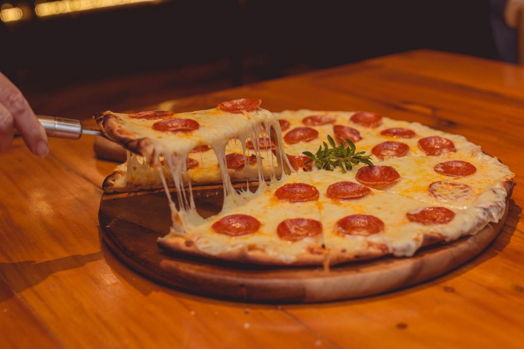 Así puedes preparar una pizza sin usar el horno