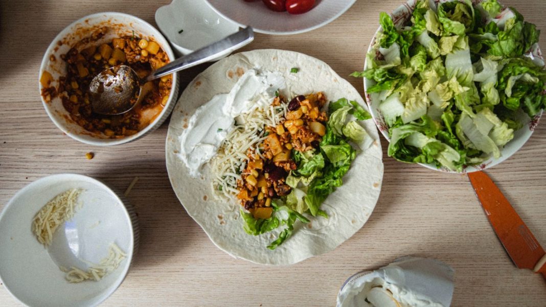 Burritos de pollo con guacamole la cantidad exacta que debes echarle para no pasarte