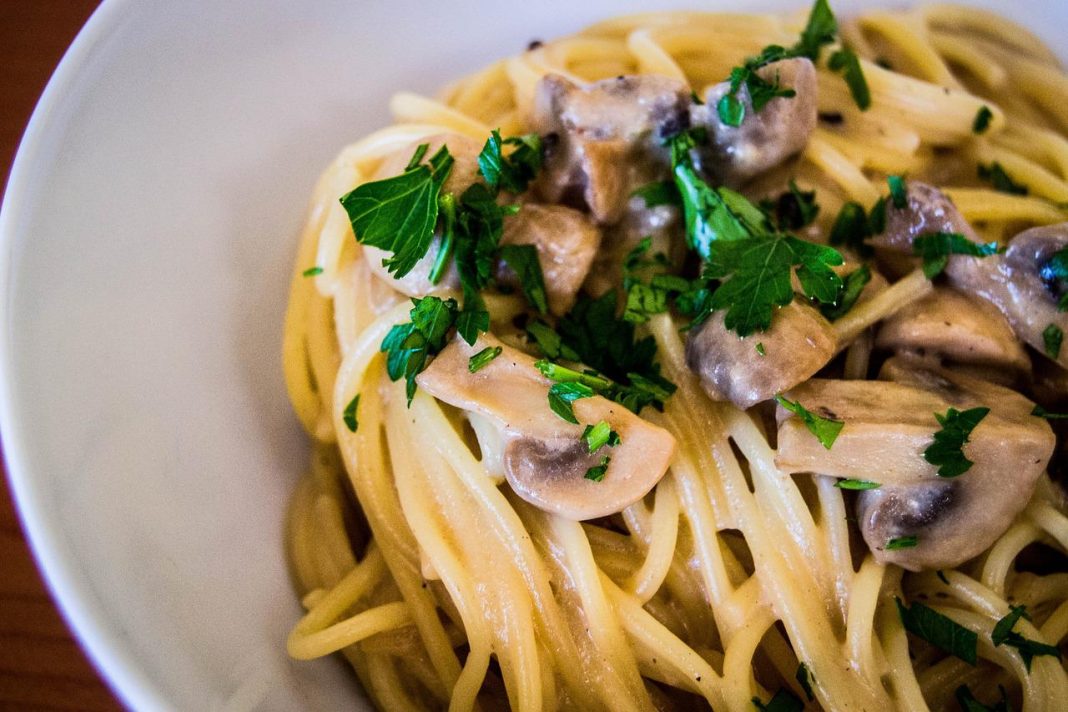 Champiñones a la crema el plato más exquisito que no querrás compartir con nadie