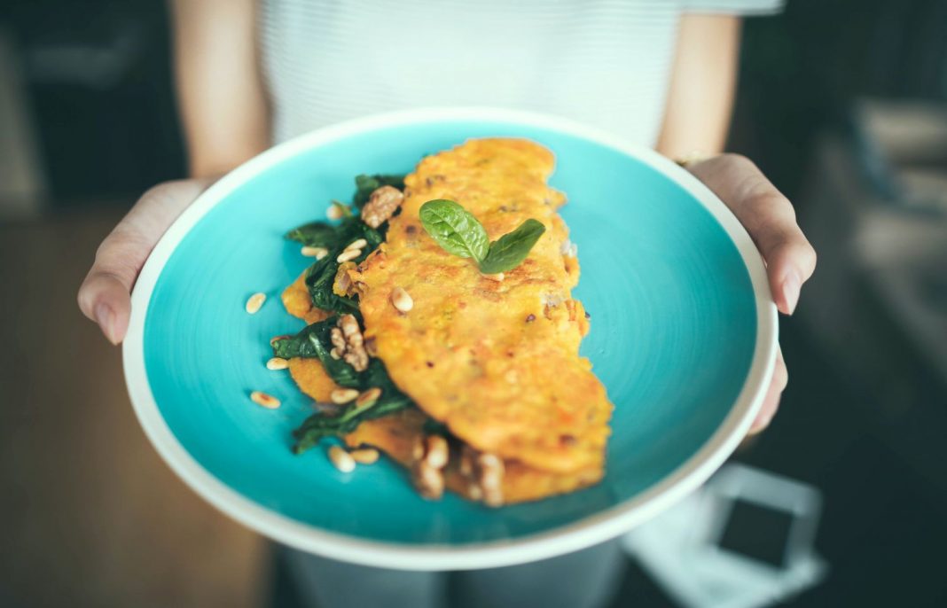 Cómo conseguir que la tortilla de queso quede uniforme