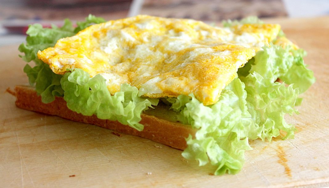 Cómo conseguir que la tortilla de queso quede uniforme