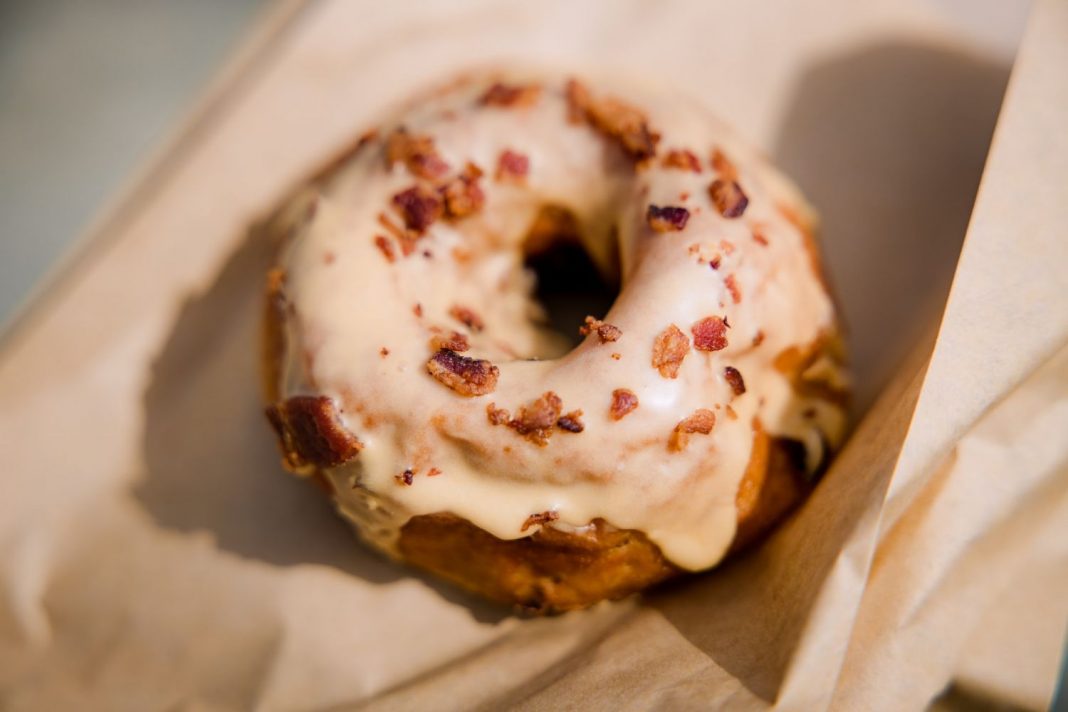 Cómo se hacen las típicas rosquillas listas de San Isidro