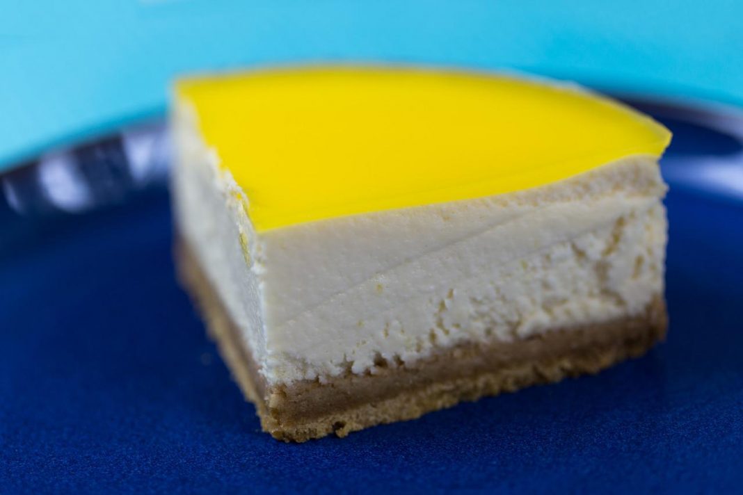 El cítrico que puedes echarle a la tarta de queso para que quede sublime